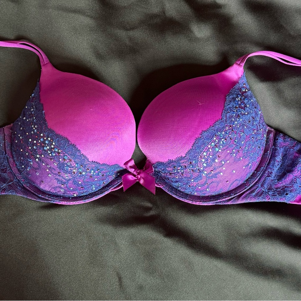 Victoria's Secret Very Sexy Push Up Bra Rhinestones and Lace